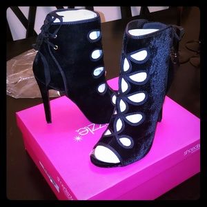 Size 9 Black Suede Booties